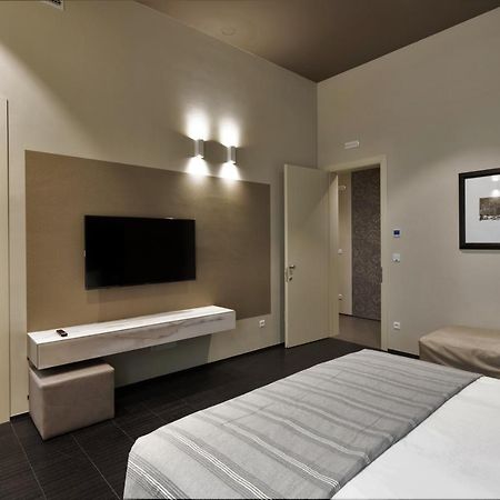 Salina Luxury Suites Parma Exterior foto